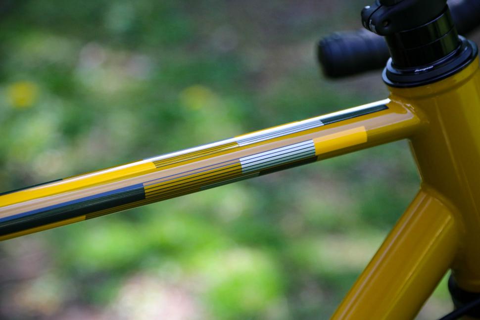2025 Fairlight Strael 4.0 - top tube.jpg