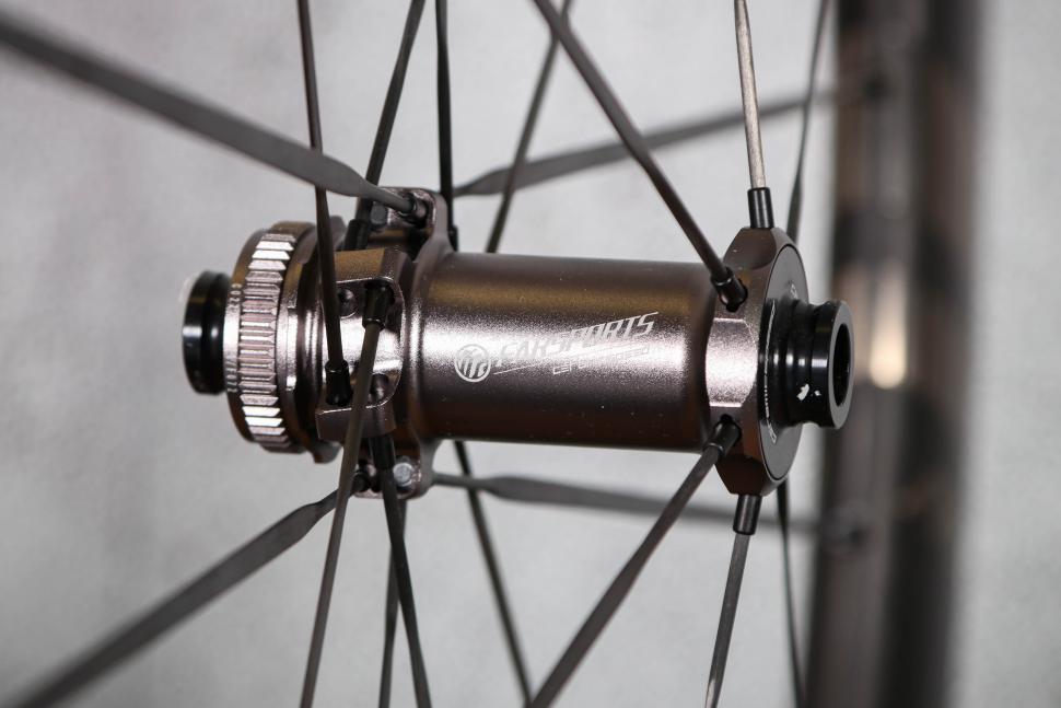 2025 Farsports 2025 New EVO S Series wheelset - fron hub 2.jpg