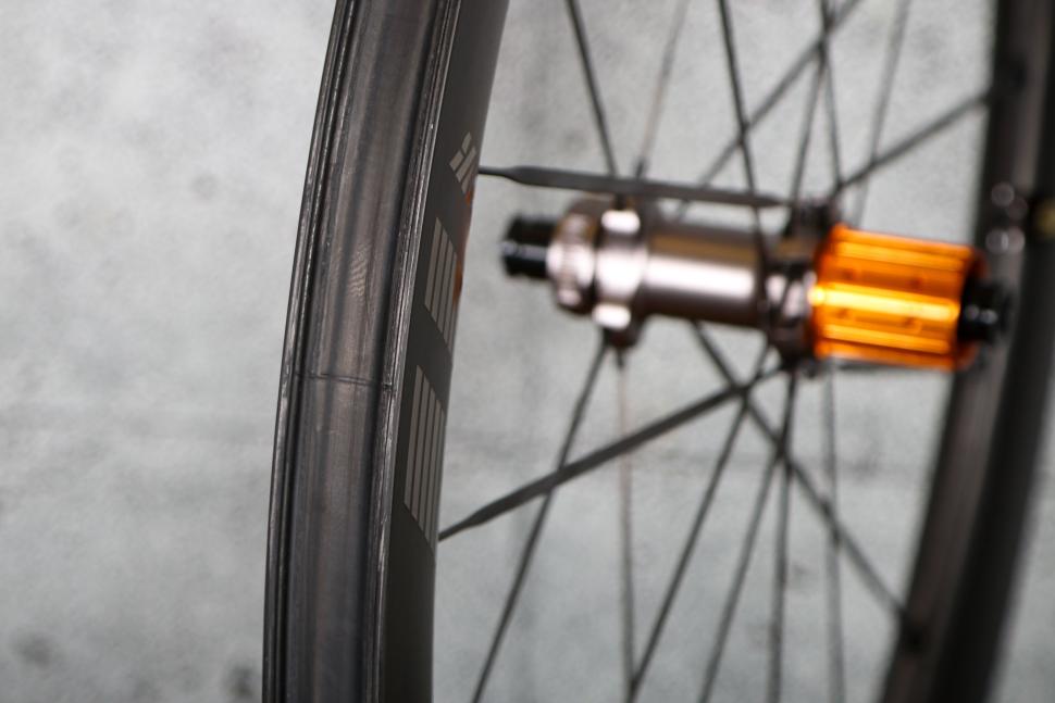 2025 Farsports 2025 New EVO S Series wheelset - rim bed 2.jpg