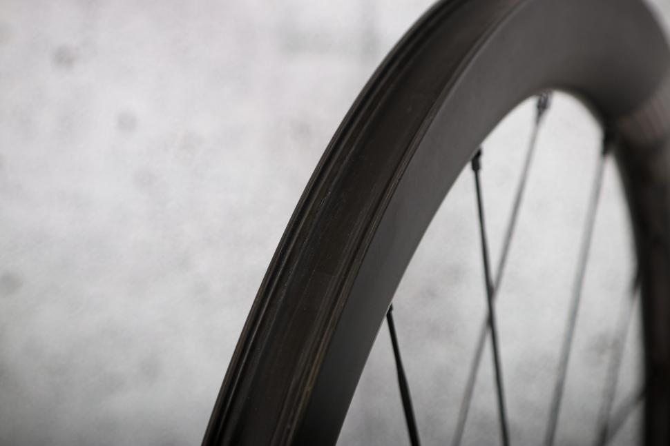 2025 Farsports 2025 New EVO S Series wheelset - rim bed.jpg