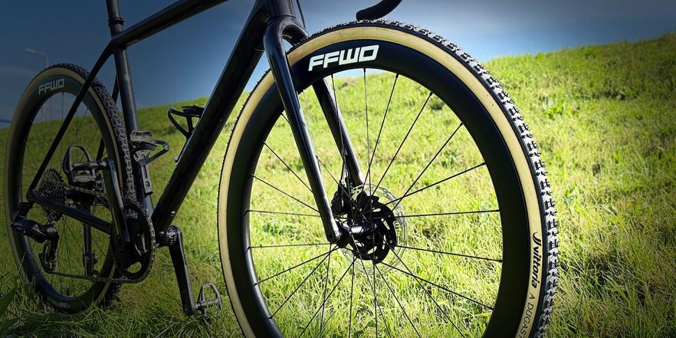 2025 FFWD RYOT44T on bike