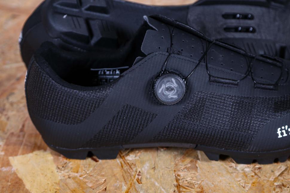 2025 Fizik Vento Proxy Wide Shoes - rear.jpg