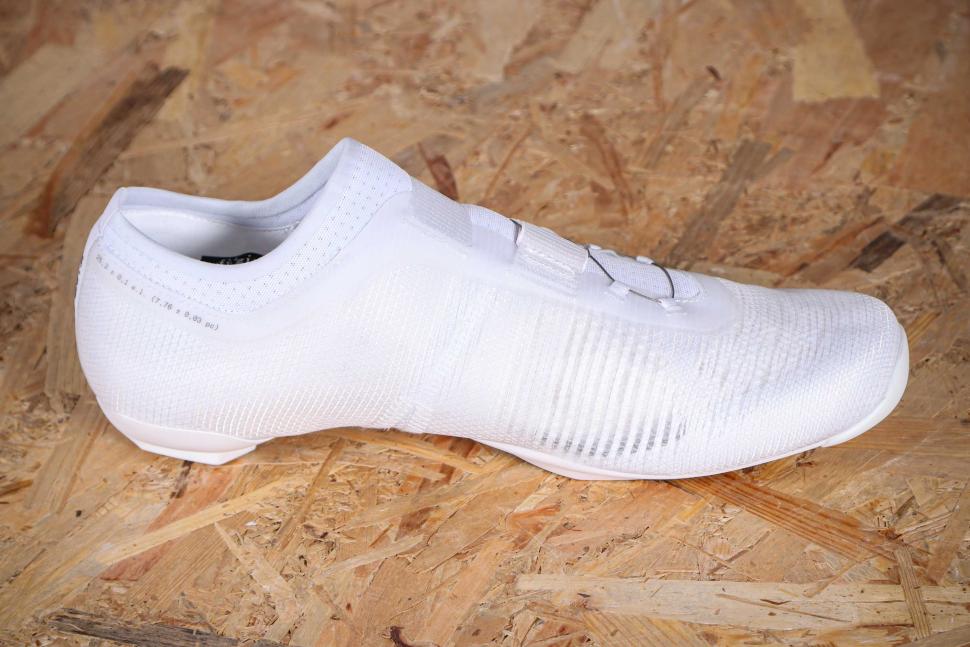 2025 Fizik Vento Vega Carbon - instep.jpg