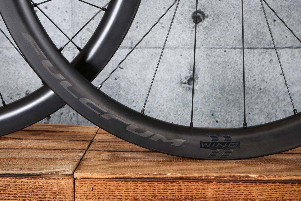 2025 Fulcrum Wind 42 Carbon SRAM XDR TL Disc Brake Road Wheelset - rim detail 3.jpg