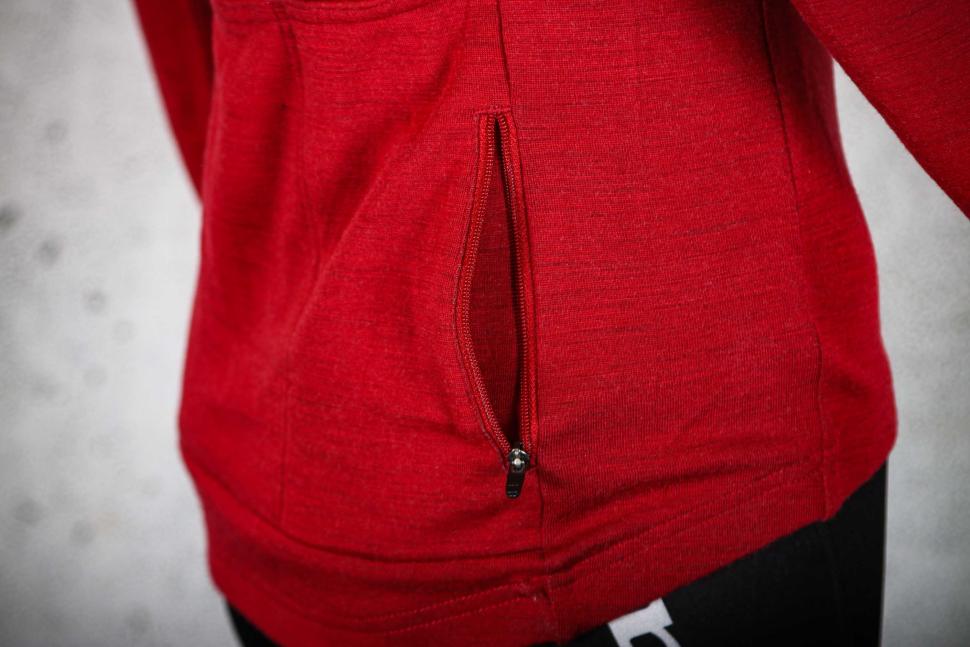 2025 Galibier Female Roubaix Merino Jersey - zipped pocket.jpg