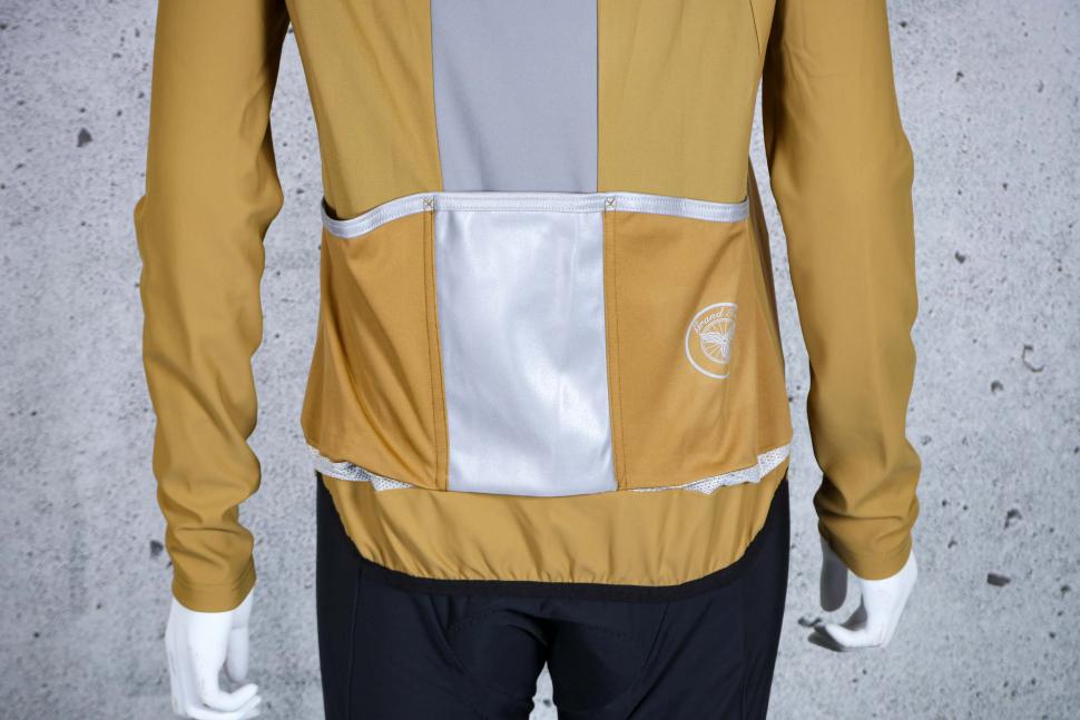 2025 Galibier GrandTour Female Jacket - pockets.jpg
