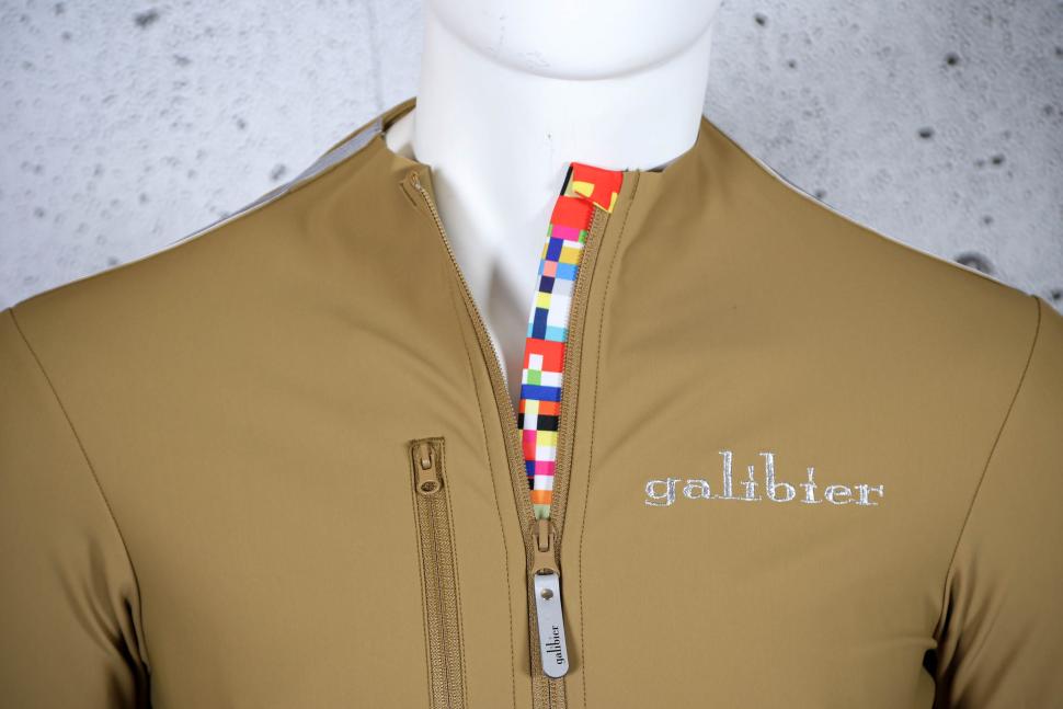 2025 Galibier GrandTour Pro Jacket - collar.jpg