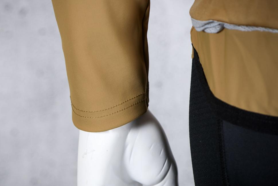 2025 Galibier GrandTour Pro Jacket - cuff.jpg