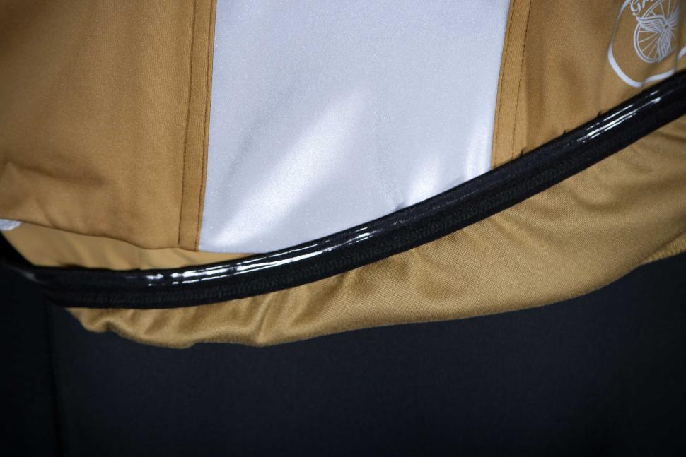 2025 Galibier GrandTour Pro Jacket - gripper.jpg