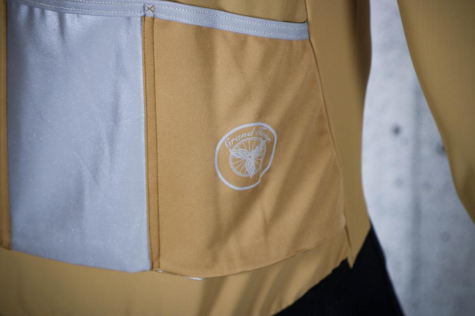 2025 Galibier GrandTour Pro Jacket - logo detail.jpg