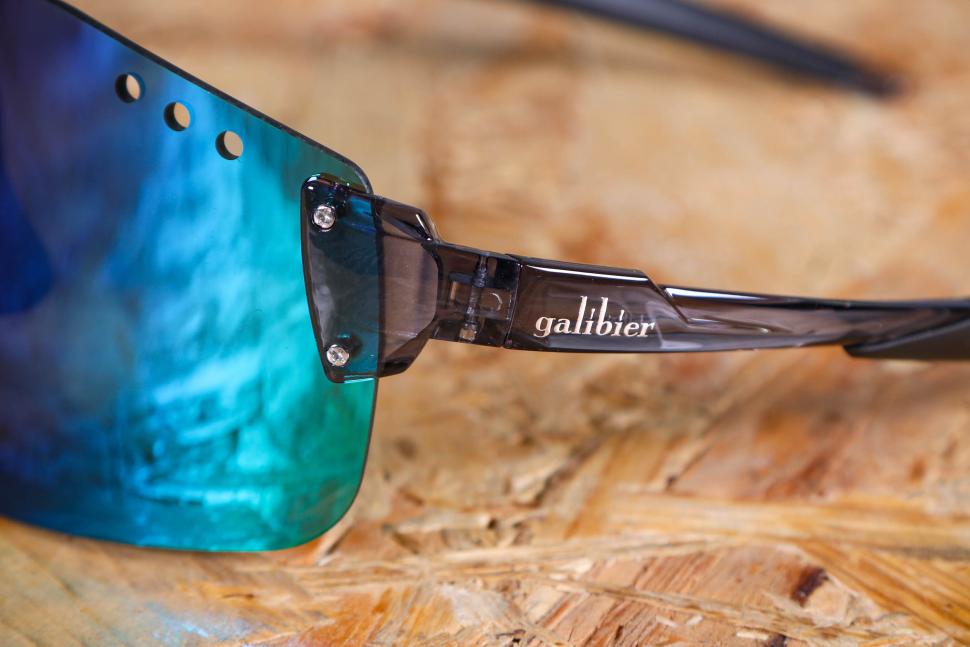2025 Galibier Liberte Optics - hinge.jpg
