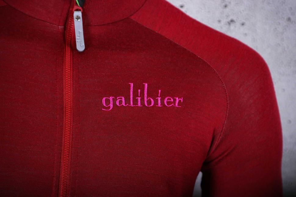 2025 Galibier Roubaix Merino Jersey - chest logo.jpg