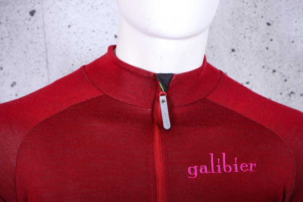 2025 Galibier Roubaix Merino Jersey - collar 1.jpg