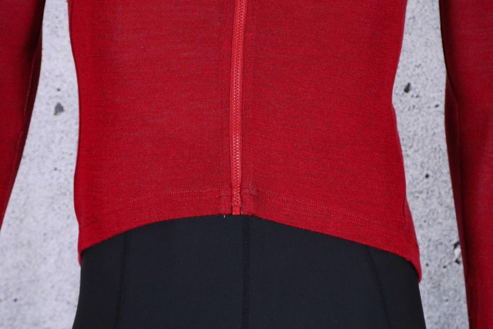 2025 Galibier Roubaix Merino Jersey - hem.jpg