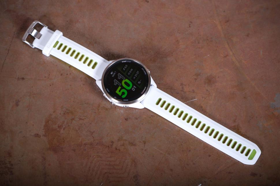 2025 Garmin Forerunner 970 - main.jpg