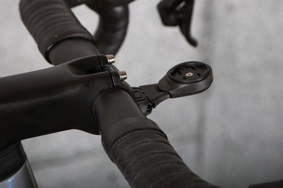 2025 Giant Defy Advanced SL 1 - computer mount.jpg