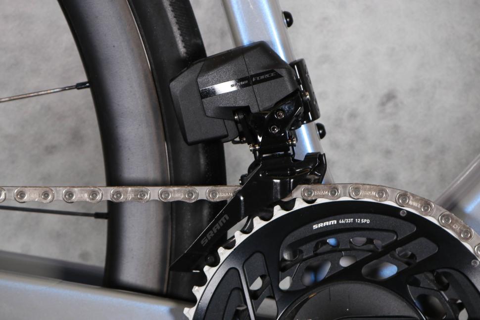 2025 Giant Defy Advanced SL 1 - front mech.jpg