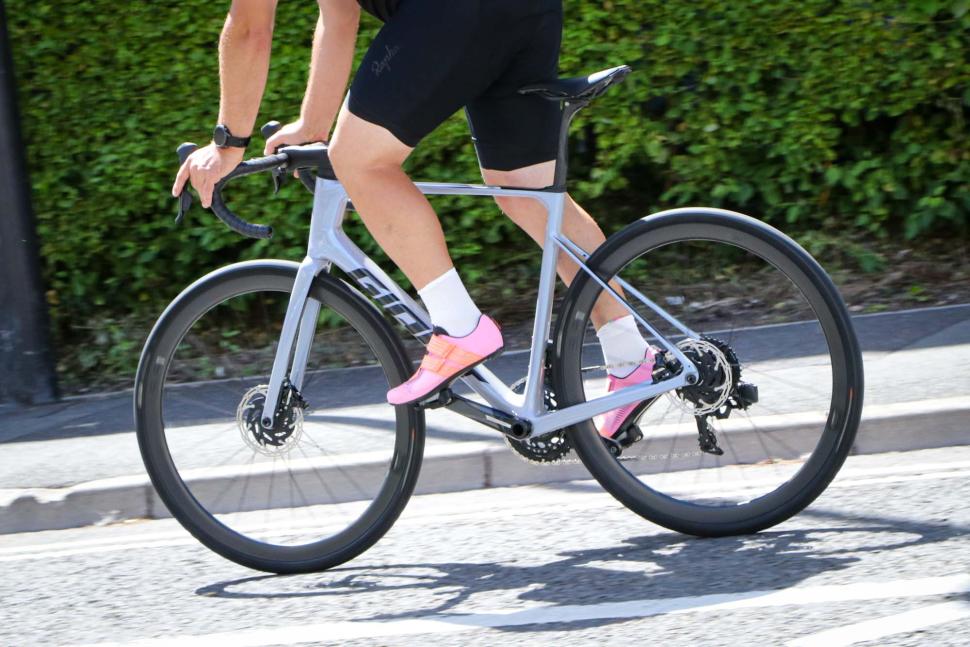 2025 Giant Defy Advanced SL 1 - riding 2.jpg