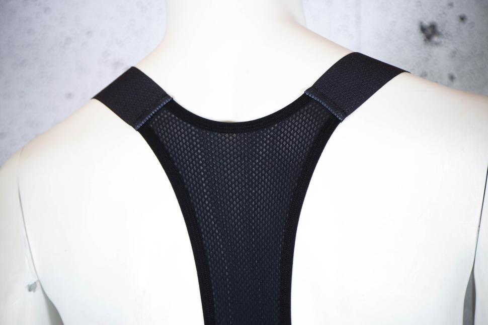 2025 Gorewear SWIFTRIDE Thermo Bib Tights Mens - straps back detail.jpg