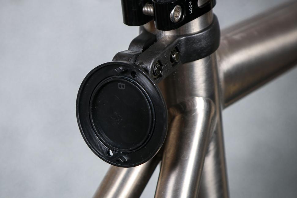 2025 Grundig Reflector Findmy Tracker - open.jpg