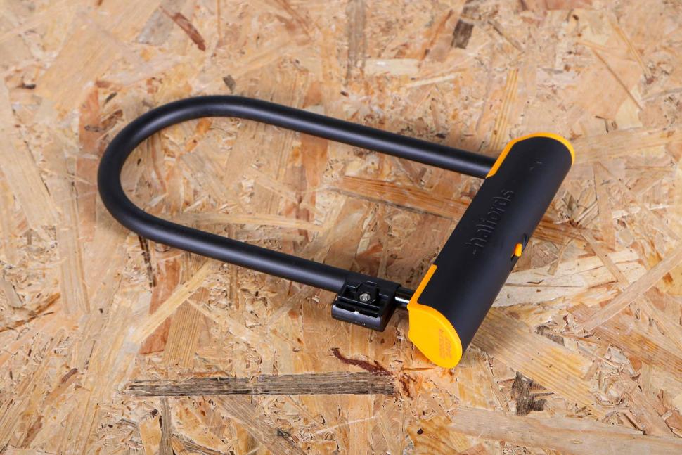2025 Halfords 23cm D Lock - lock.jpg