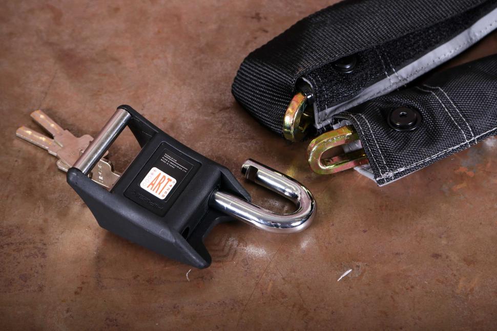 2025 Hiplok Original - lock open.jpg