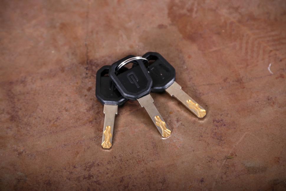 2025 Hiplok Switch Folding Lock - keys.jpg