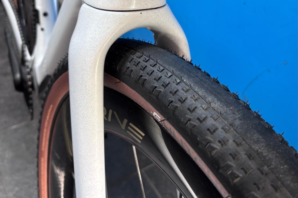 2025 Hutchinson Caracal Race tyre fitted 2.jpg