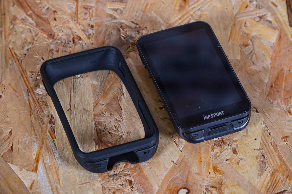 2025 iGPSPORT iGS800 - with rubber case.jpg