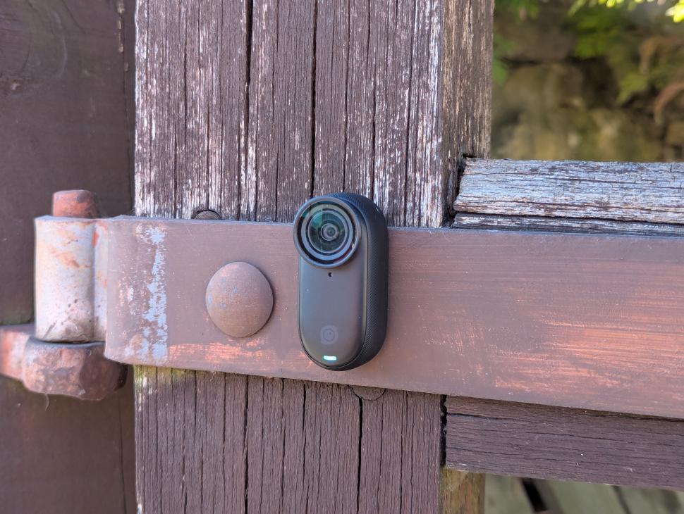 2025 Insta360 GO 3S - magnetic attached to gate.jpg