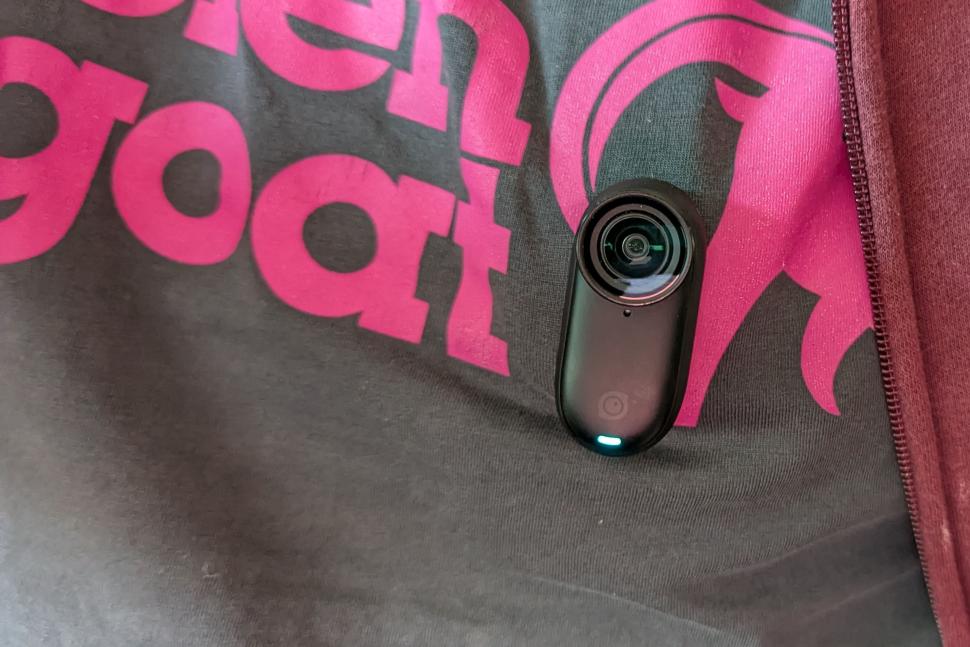 2025 Insta360 GO 3S - magnetic on clothes.jpg