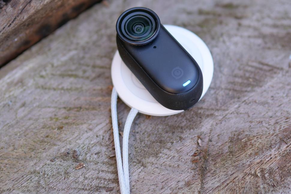 2025 Insta360 GO 3S - pendant and camera.jpg