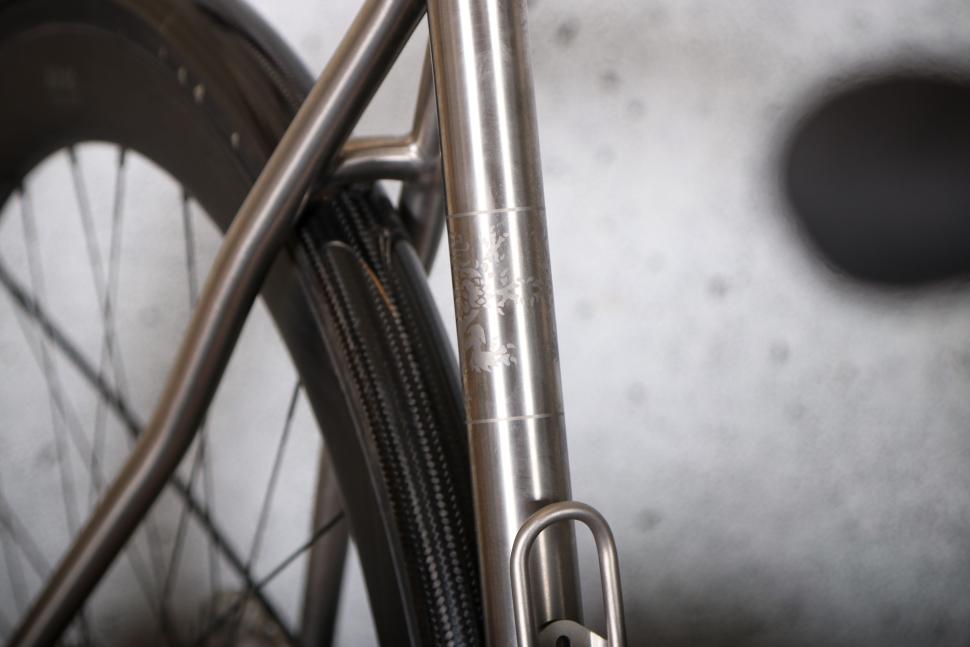 2025 J Laverack R J ACK Classic Disc - seat tube detail 2.jpg