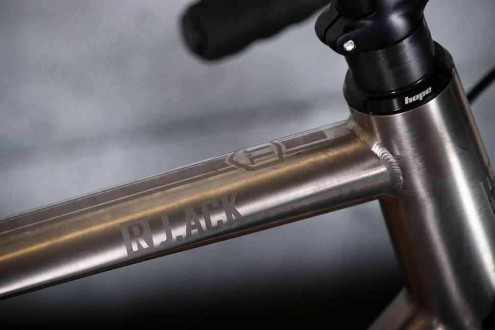 2025 J Laverack R J ACK Classic Disc - top tube detail.jpg