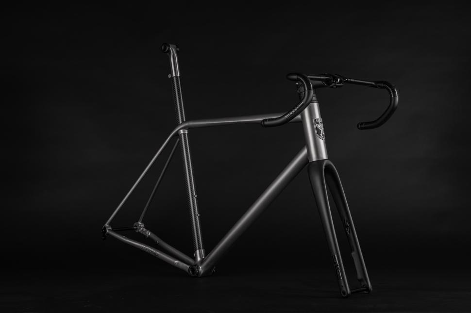 2025 J.Laverack AM64 frame
