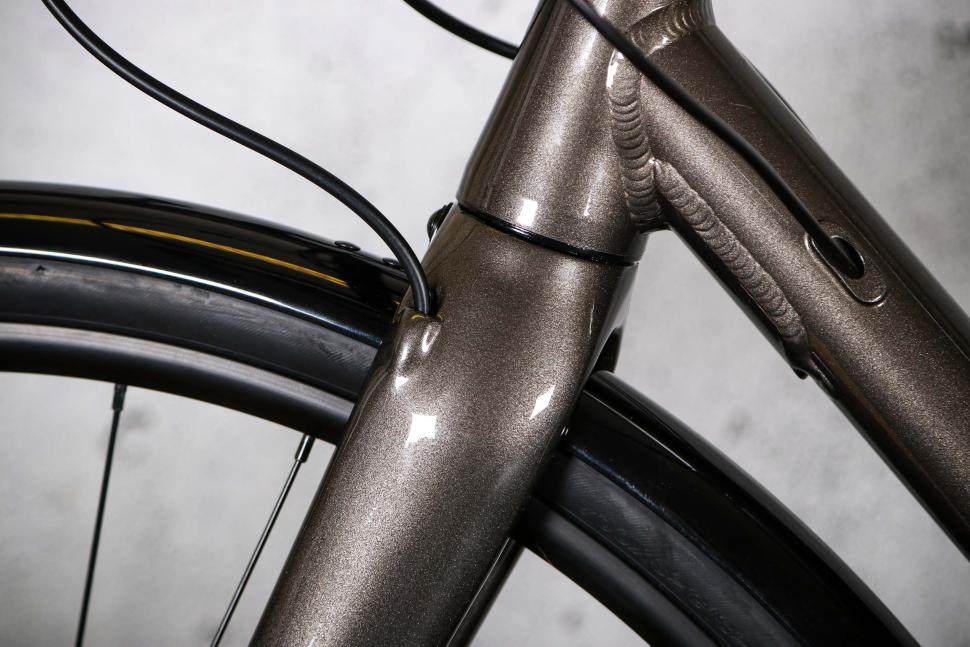 2025 Kinesis 4S Tiagra - fork cable route.jpg