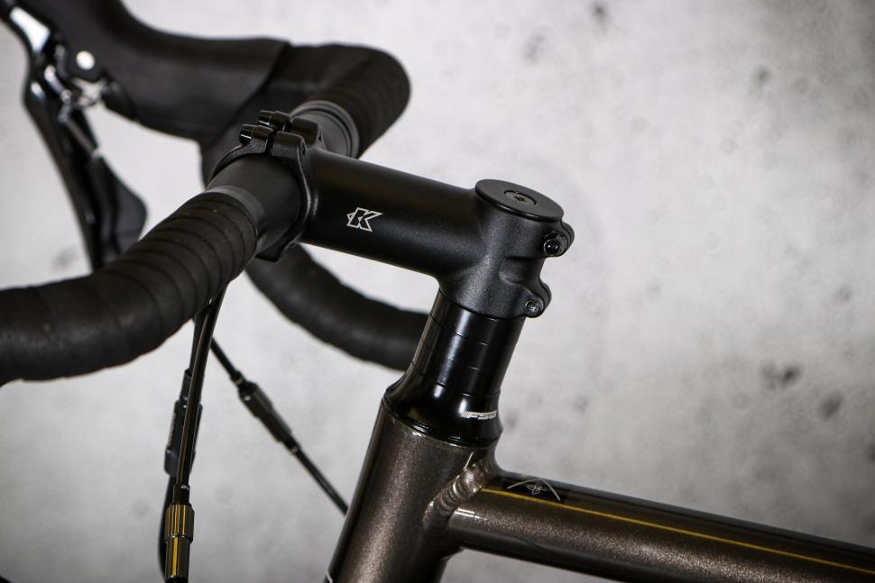 2025 Kinesis 4S Tiagra - stem and spacers.jpg