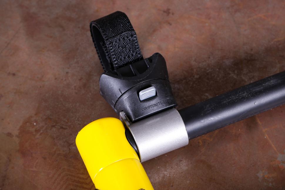 2025 Kryptonite New York Diamond Angle Grinder Resistant U-Lock Sold Secure Diamond - frame mount.jpg