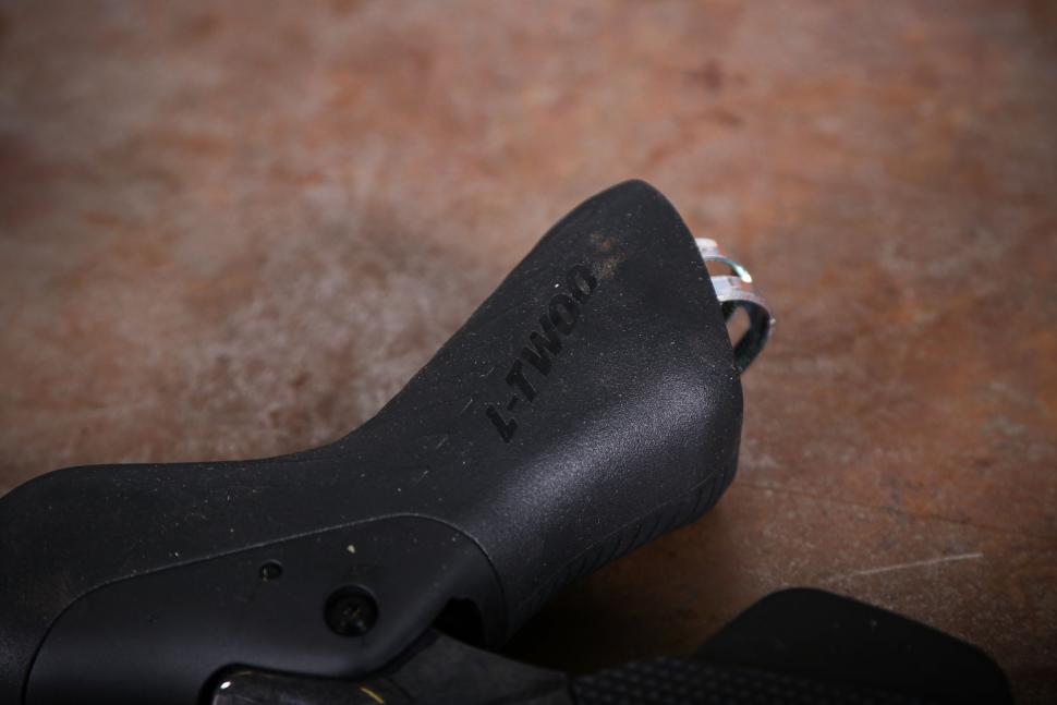 2025 L-Twoo eRX Road Electronic Hydraulic Disc Brake Groupset - lever 3.jpg