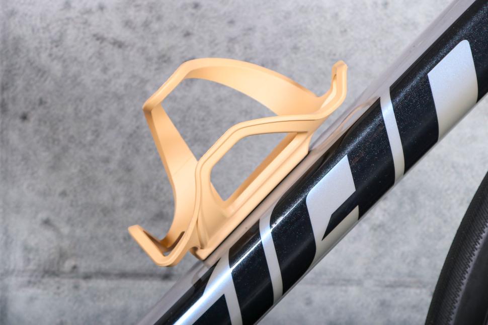 2025 Lezyne Flow SL Cage - Right - 2.jpg