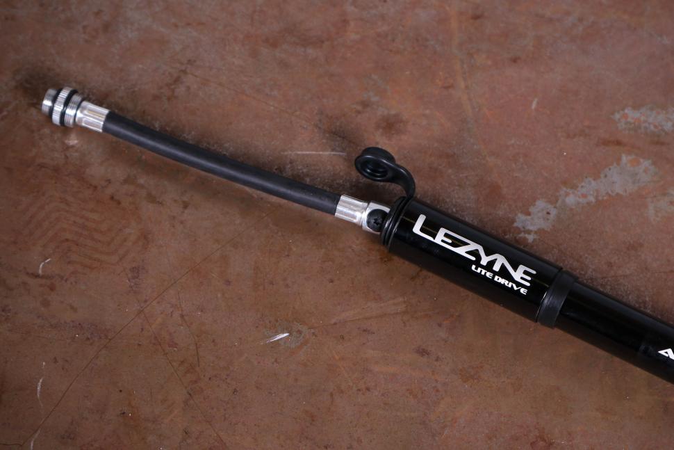 2025 Lezyne Lite Drive HP - hose.jpg