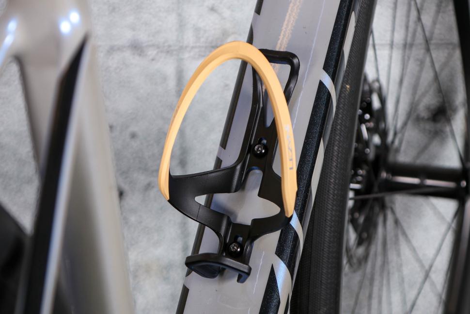 2025 Lezyne Matrix Team Bottle Cage - 2.jpg