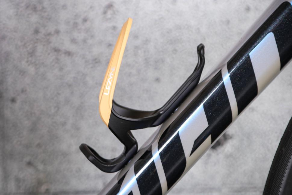 2025 Lezyne Matrix Team Bottle Cage.jpg
