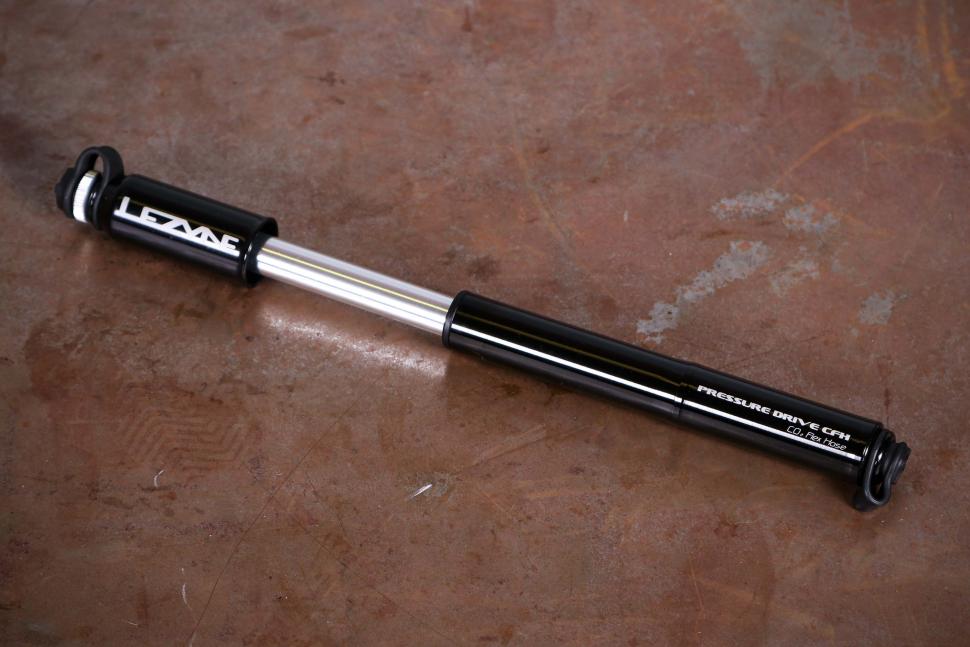 2025 Lezyne Pressure Drive CFH - extended.jpg