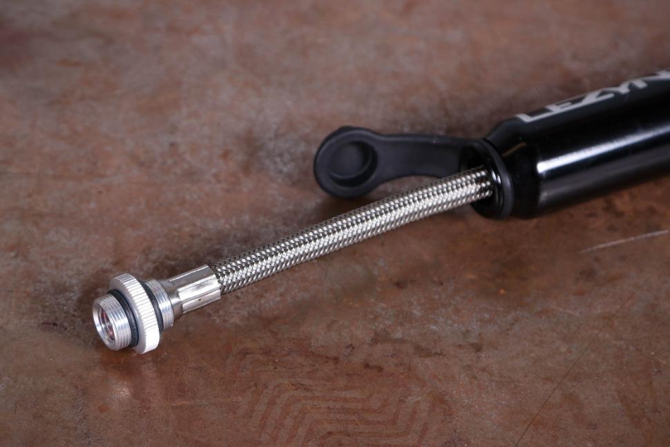 2025 Lezyne Pressure Drive CFH - hose.jpg