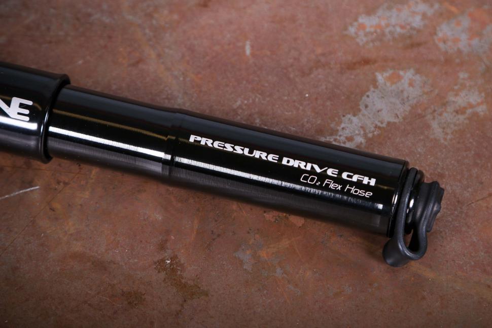 2025 Lezyne Pressure Drive CFH - shaft.jpg