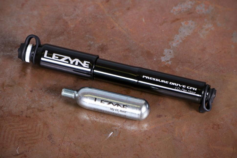 2025 Lezyne Pressure Drive CFH.jpg