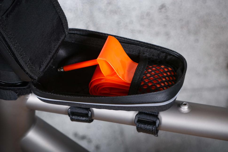 2025 Lezyne Smart Energy Caddy - inside.jpg
