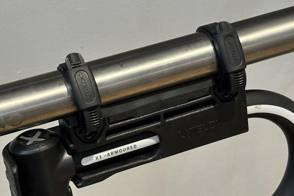 2025 Litelok X1 - mount closeup.JPG