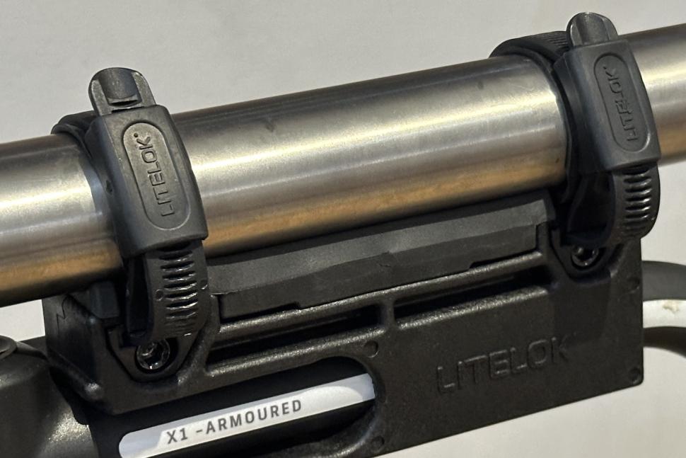 2025 Litelok X1 - mount straps.JPG